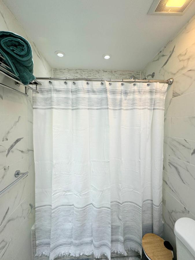The Waltham Private Room & Bathroom John F Kennedy Jfk Lga Airport Manhattan Penn Station Bullet-Train 15 Min New York Ngoại thất bức ảnh